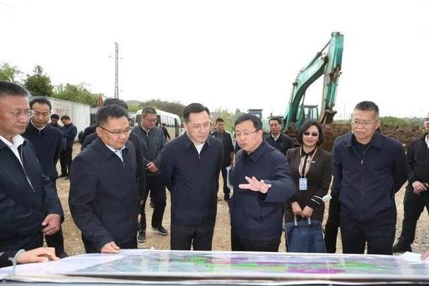 刘洪建-刘洪建郭大进调度长水机场改扩建